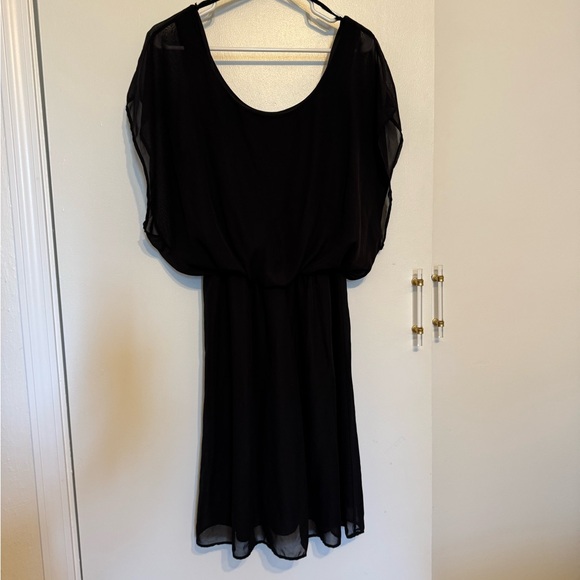 Elegant Black Women's Dress - Picture 1 of 9